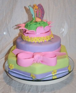 Cupcake Birthday Cake on Tinkerbell Birthday Cupcakes4 246x300 Tinkerbell Birthday Cupcakes
