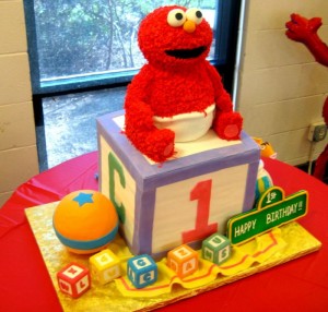 Beautiful Birthday Cakes on 3d Baby Elmo Birthday Cake 300x286 Babe Elmo Birthday Cakes